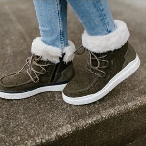 Women's Army Green Fur-Lined Ankle Boots